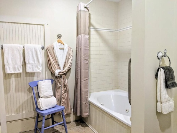 Elms of Camden image 11